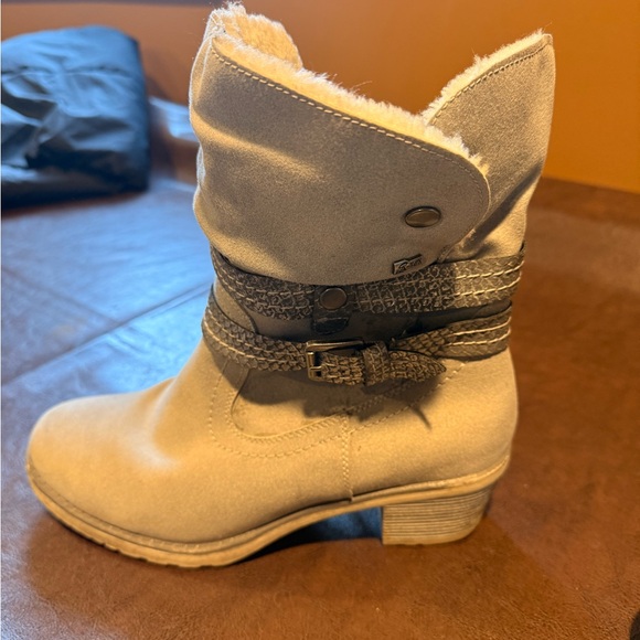 Spring Step Shoes - Spring Step Women's light gray Ankle Boots with Faux Fur Lining